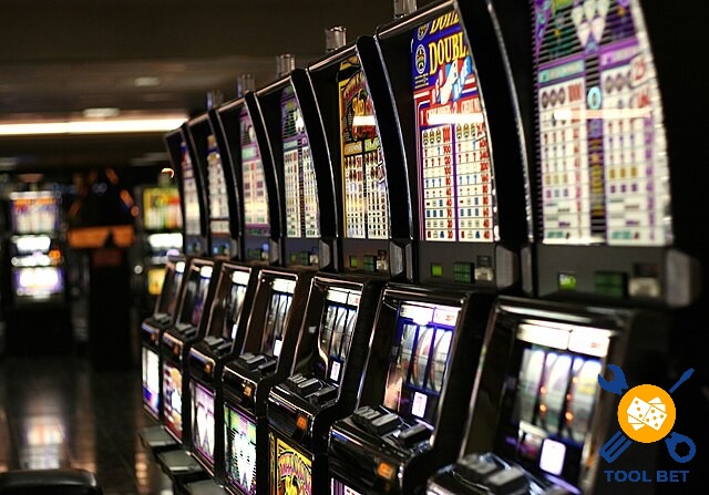 Tại sao cần nắm các nút hay gặp trong Slot Machine?