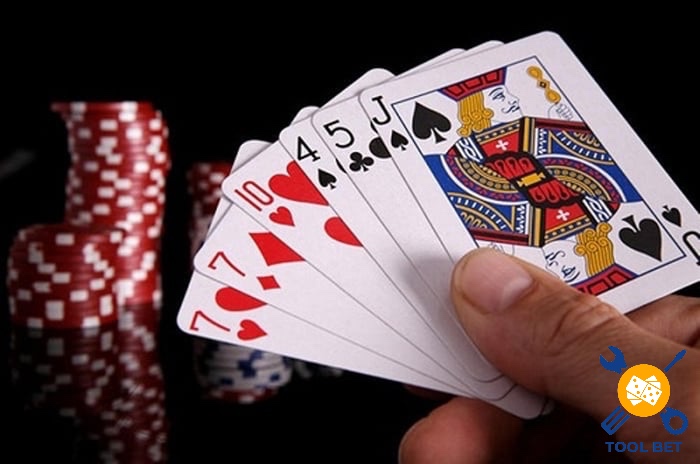 Baccarat là một trò chơi đánh bài độc đáo và vô cùng hấp dẫn hiện nay 